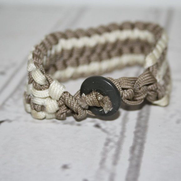 🤎 Men’s Tan + Brown Paracord Bracelet · 8" 🤎 - Picture 3 of 3